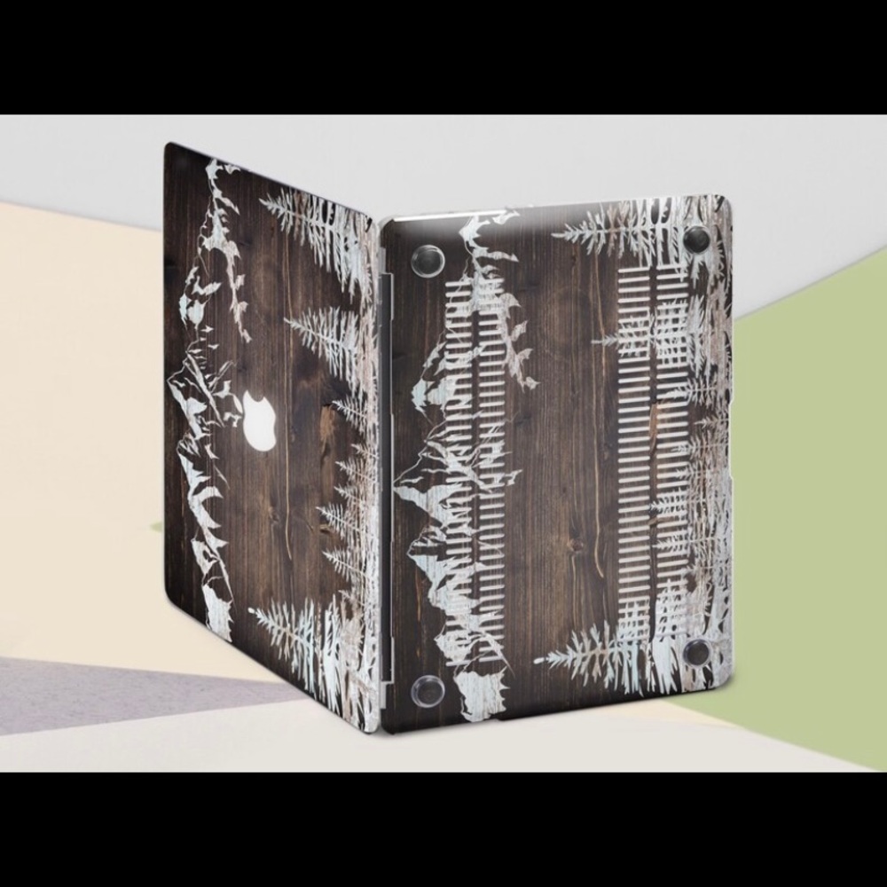 Wood Print Mountains MacBook Pro 13 inch Case